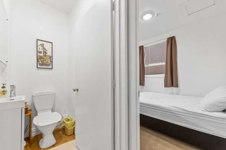 Photo of property in 12/31 Dowling Street, Dunedin Central, Dunedin, 9016