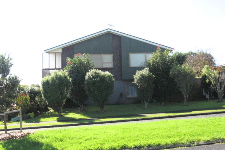 Photo of property in 1/70 Highland Park Drive, Highland Park, Auckland, 2010