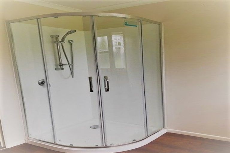 Photo of property in 42 Omokoroa Road, Omokoroa, 3114