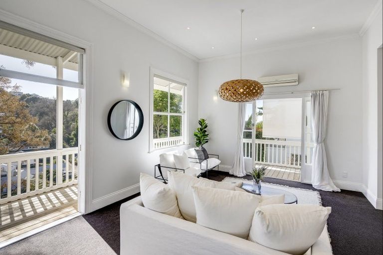 Photo of property in 12 Hadfield Terrace, Bluff Hill, Napier, 4110