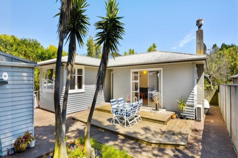 Photo of property in 50 Edmonton Road, Henderson, Auckland, 0612