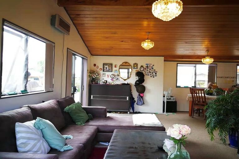 Photo of property in 4 Muriel Place, Ranui, Auckland, 0612