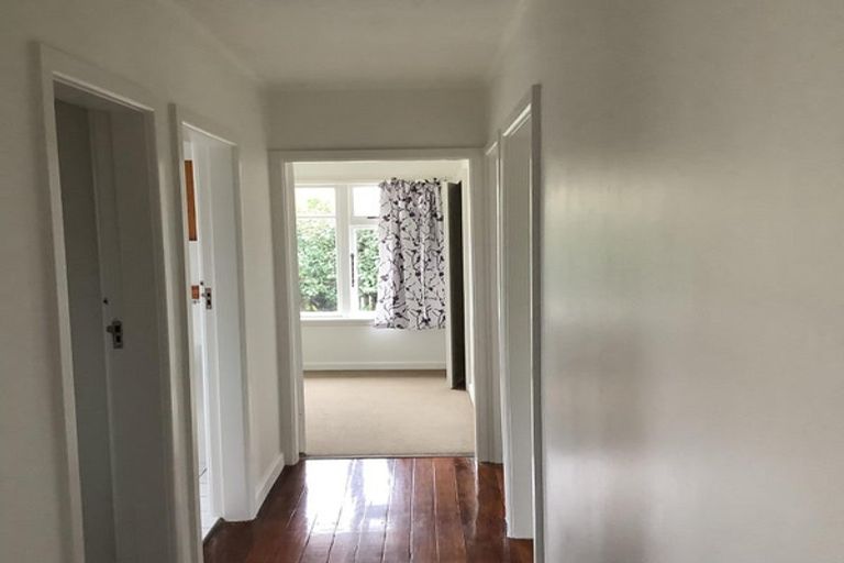 Photo of property in 18 Avonhead Road, Avonhead, Christchurch, 8042