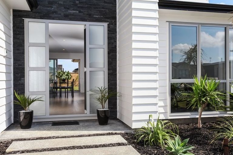 Photo of property in 293 Harbourside Drive, Karaka, Papakura, 2113