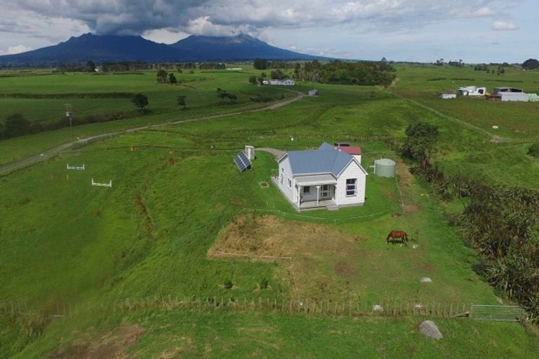 Photo of property in 210 Mirikau Road, Warea, New Plymouth, 4381