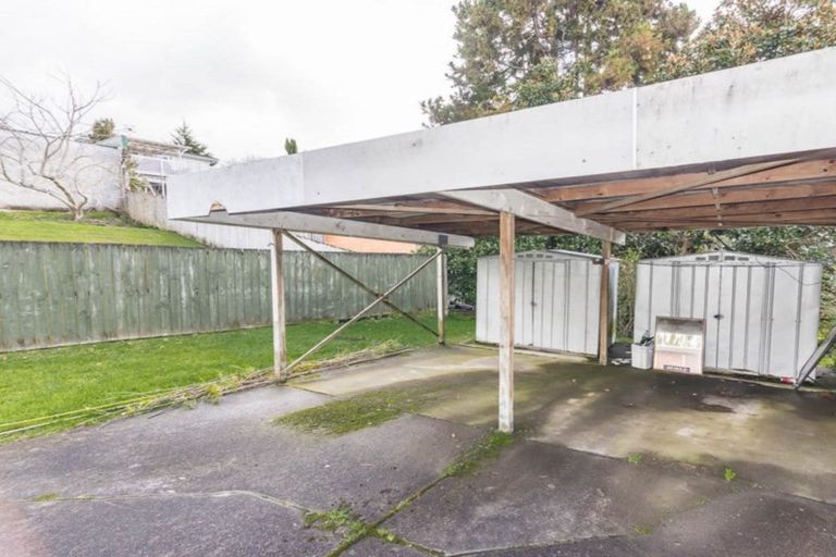 Photo of property in 3/44 Sunnyside Road, Sunnyvale, Auckland, 0612