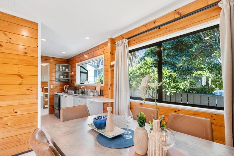 Photo of property in 31 Dale Road, Raumati South, Paraparaumu, 5032