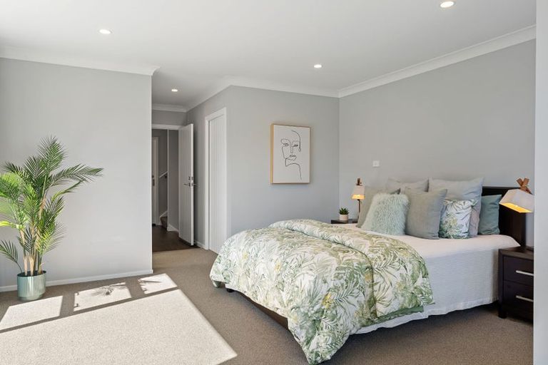 Photo of property in 2 Cessna Way, Newlands, Wellington, 6037