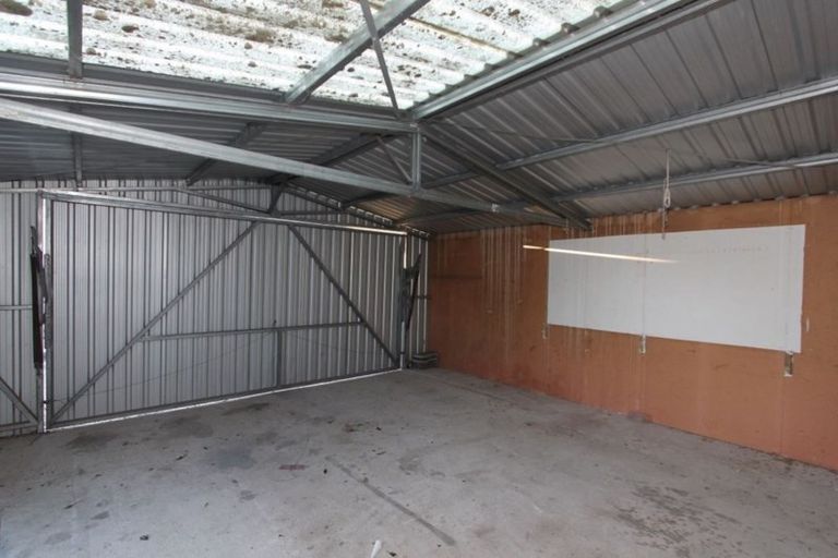 Photo of property in 2 Farquhars Road, Redwood, Christchurch, 8051