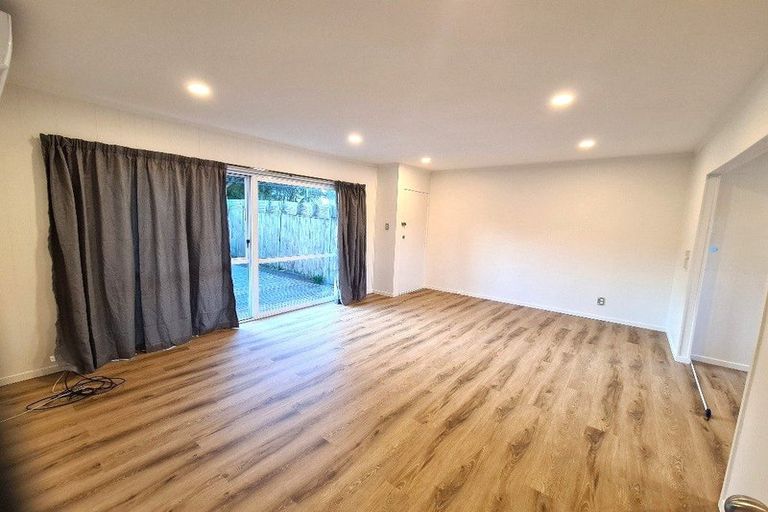 Photo of property in 45 Hogans Road, Glenfield, Auckland, 0629