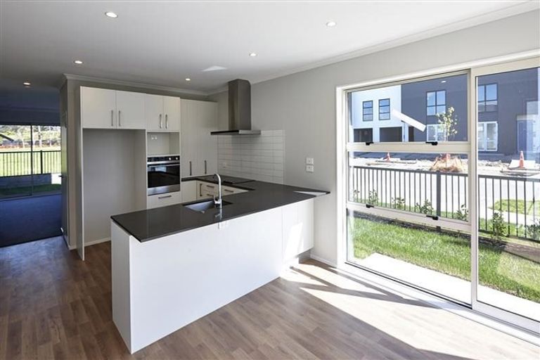 Photo of property in 1 Briddock Way, Swanson, Auckland, 0614