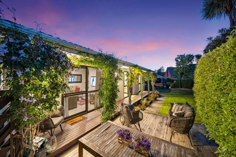 Photo of property in 11 Townshend Crescent, Halswell, Christchurch, 8025