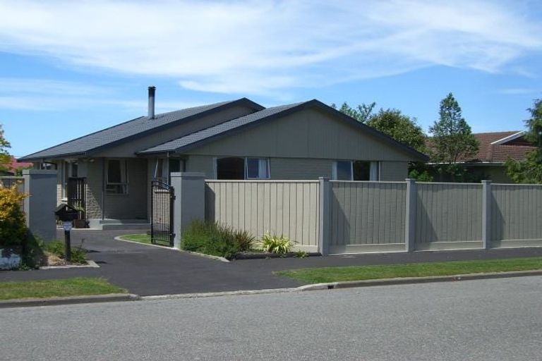 Photo of property in 61 Charnwood Crescent, Bishopdale, Christchurch, 8051