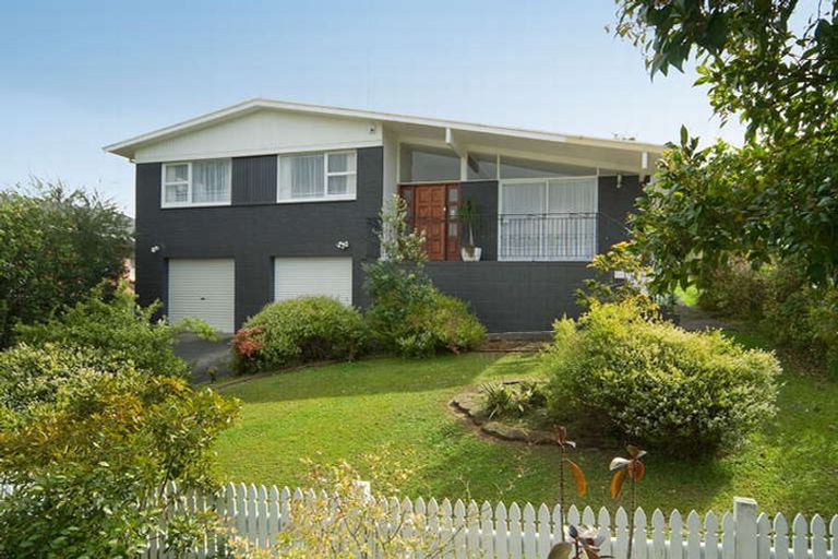 Photo of property in 6 Northwick Place, Hillcrest, Auckland, 0627