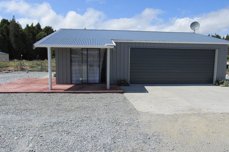 Photo of property in 5 Kahikatea Place, Kumara Junction, Kumara, 7875
