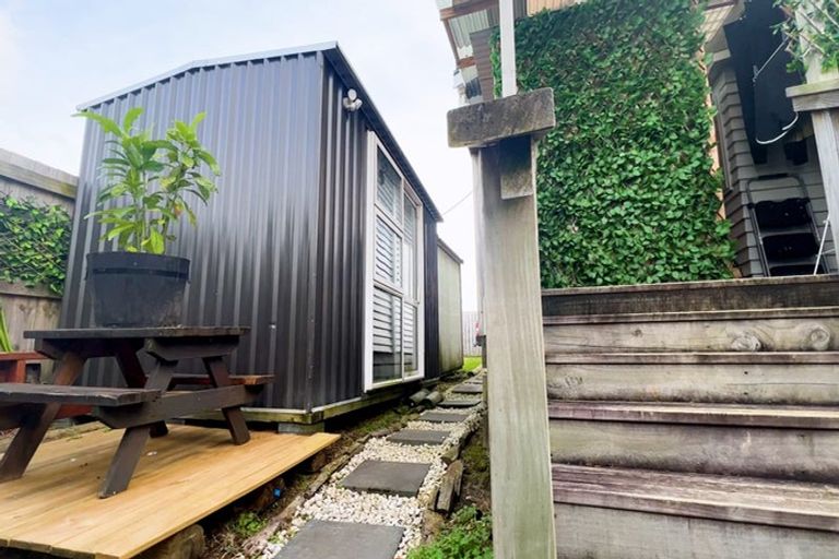 Photo of property in 27 Domain Street, Waiuku, 2123