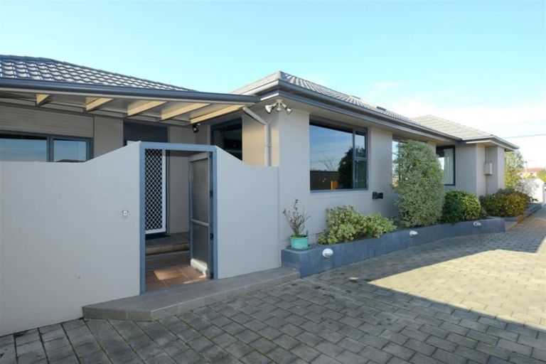 Photo of property in 219 Mairehau Road, Burwood, Christchurch, 8083