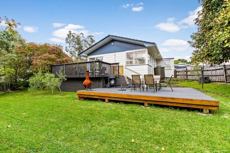 Photo of property in 2 Longreach Drive, Sunnyvale, Auckland, 0612