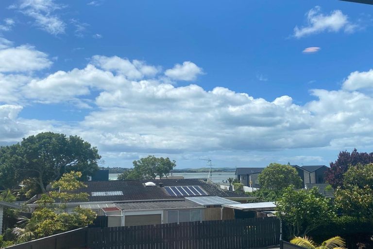 Photo of property in 2/35 Bramley Drive, Farm Cove, Auckland, 2012