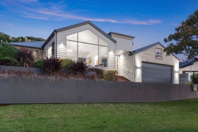 Photo of property in 22 Estuary View Road, Welcome Bay, Tauranga, 3112