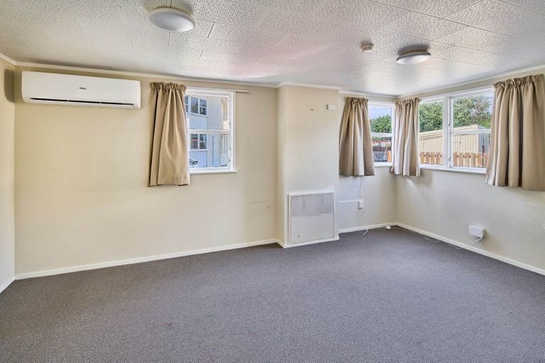 Photo of property in 2/3 Bouverie Street, Petone, Lower Hutt, 5012