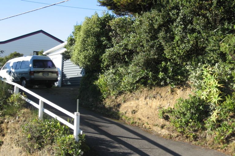 Photo of property in 69 Black Rock Road, Newlands, Wellington, 6037