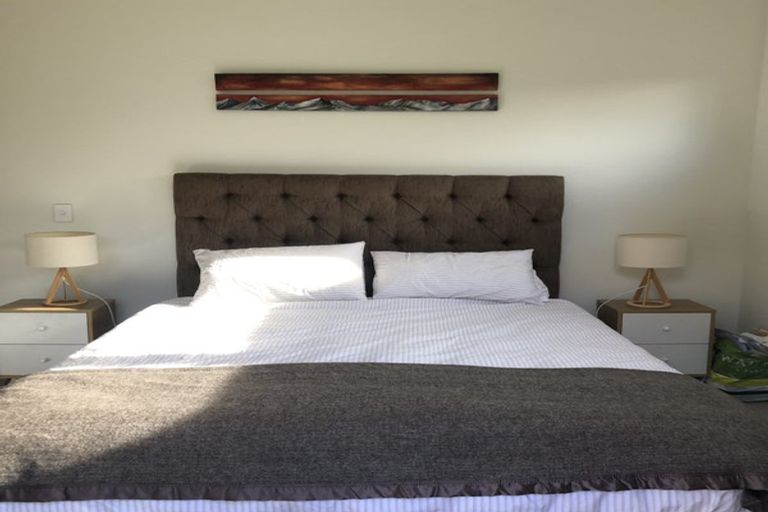 Photo of property in 2 Kerrera Lane, Jacks Point, Queenstown, 9371