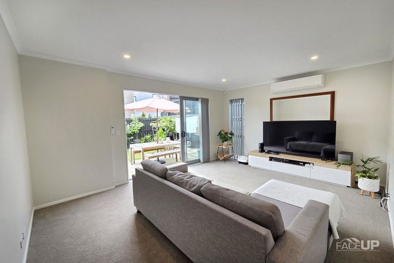 Photo of property in 10 Te Rau Place, Hobsonville, Auckland, 0616