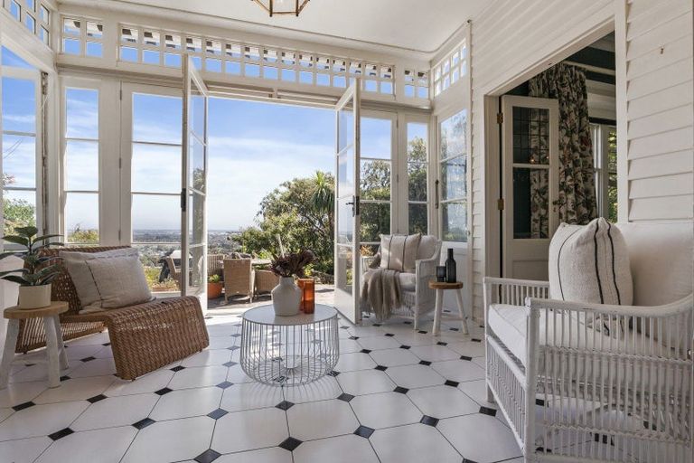 Photo of property in 14 Macmillan Avenue, Cashmere, Christchurch, 8022