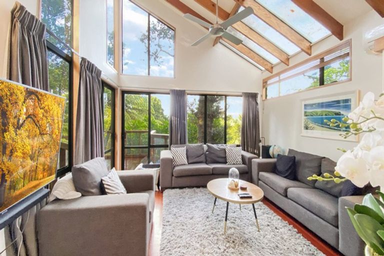 Photo of property in 31 York Road, Titirangi, Auckland, 0604