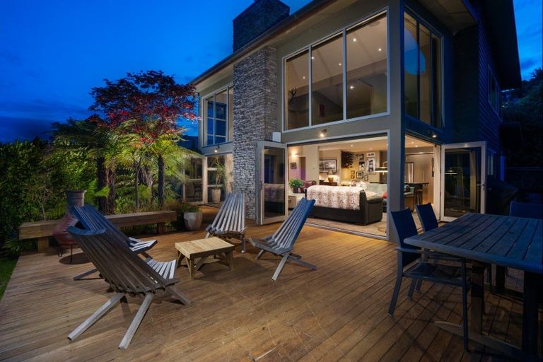 Photo of property in 1/10 Krissell Place, Acacia Bay, Taupo, 3330