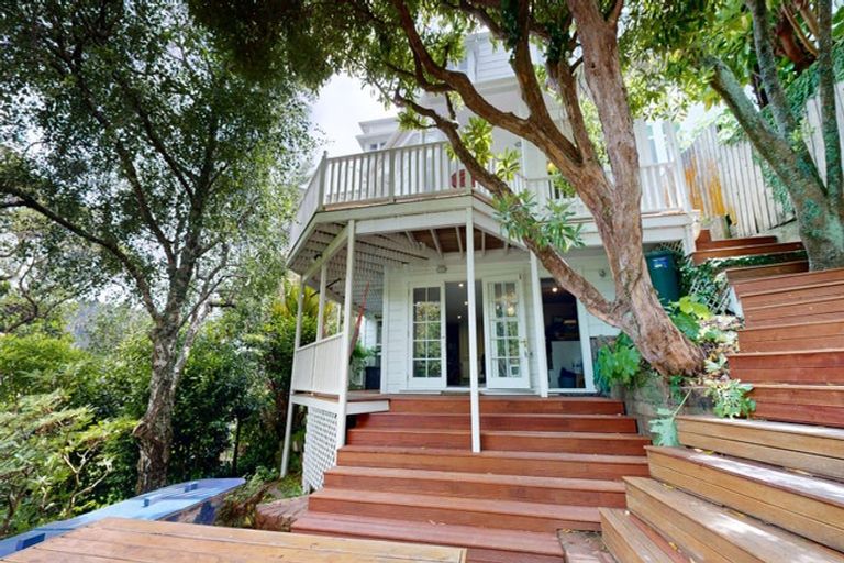 Photo of property in 31 Maarama Crescent, Aro Valley, Wellington, 6021