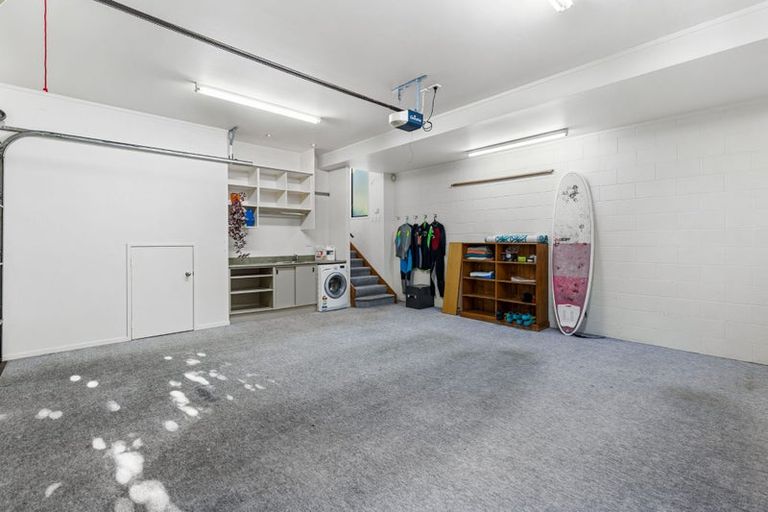 Photo of property in 42 Waitea Road, Muriwai, Waimauku, 0881