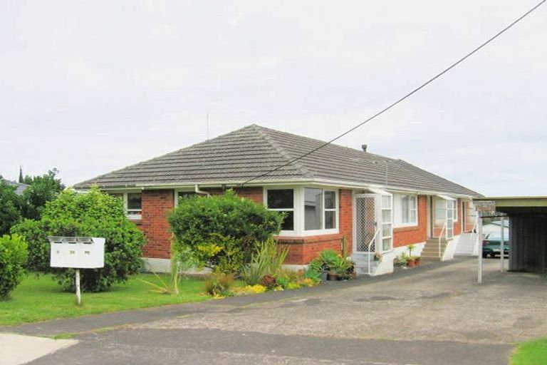 Photo of property in 2/2 Archibald Road, Kelston, Auckland, 0602