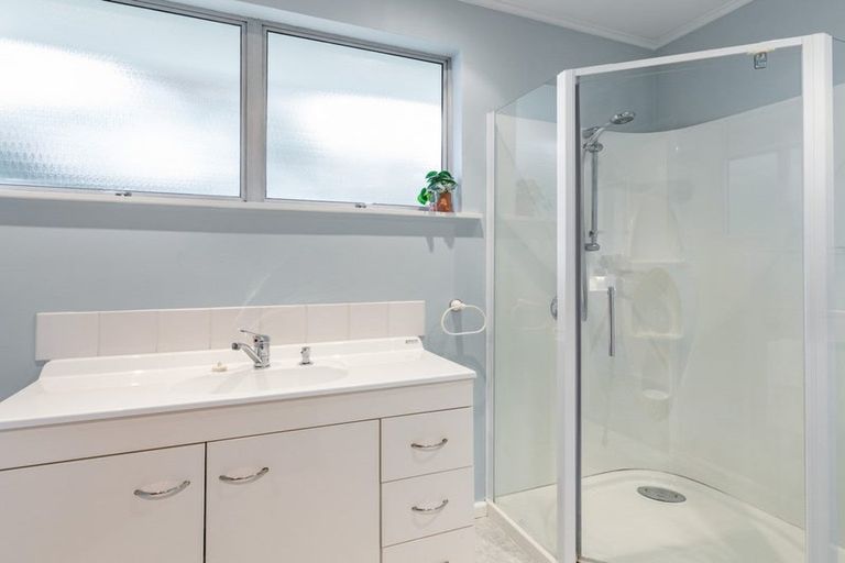 Photo of property in 52 Whitby Street, Burnside, Christchurch, 8053