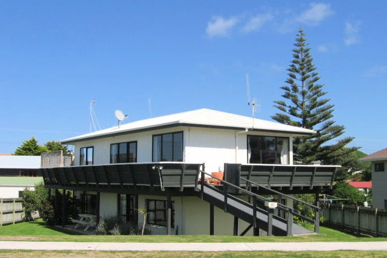 Photo of property in 36 Motiti Road, Papamoa Beach, Papamoa, 3118