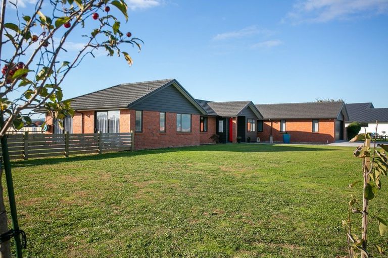 Photo of property in 43 Seachange Drive, Leamington, Cambridge, 3432