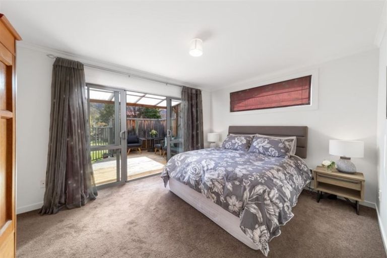 Photo of property in 6 Pritchard Place, Arrowtown, 9302