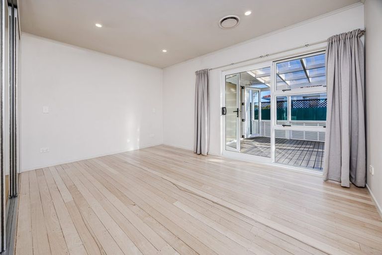 Photo of property in 50 Fernaig Street, Papakura, 2110