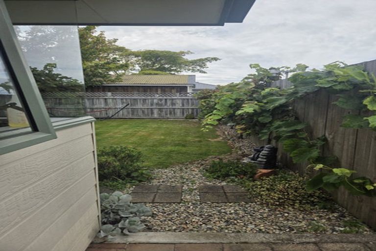 Photo of property in 2/75 Mclauchlan Street, Springlands, Blenheim, 7201