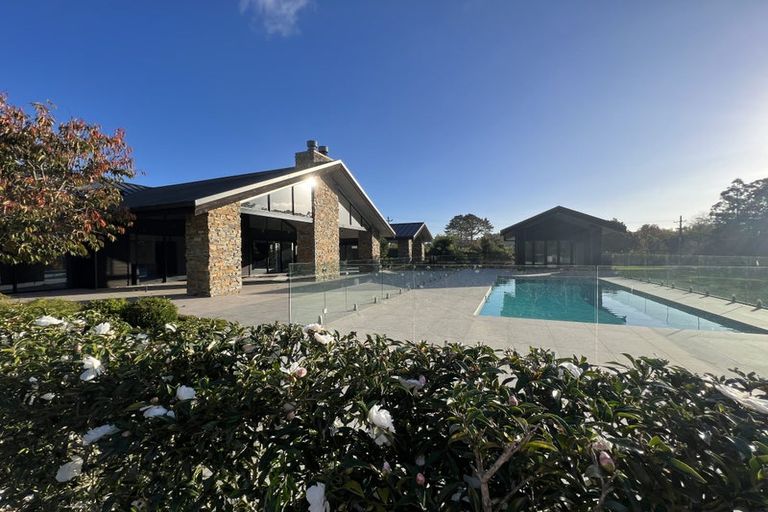 Photo of property in 73 Pomona Road, Kumeu, 0891