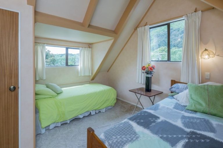 Photo of property in 80b Elizabeth Street, Waikanae, 5036