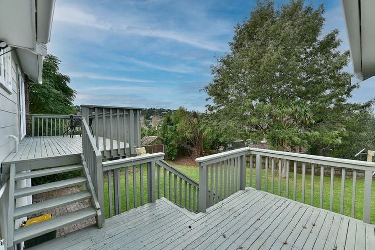 Photo of property in 17 Stapleford Crescent, Browns Bay, Auckland, 0630