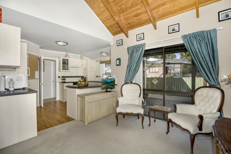 Photo of property in 16 Muirfield Street, Wattle Downs, Auckland, 2103