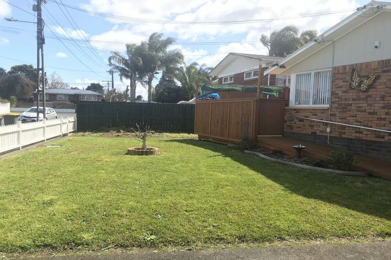 Photo of property in 1/6 Snell Avenue, Papakura, 2110