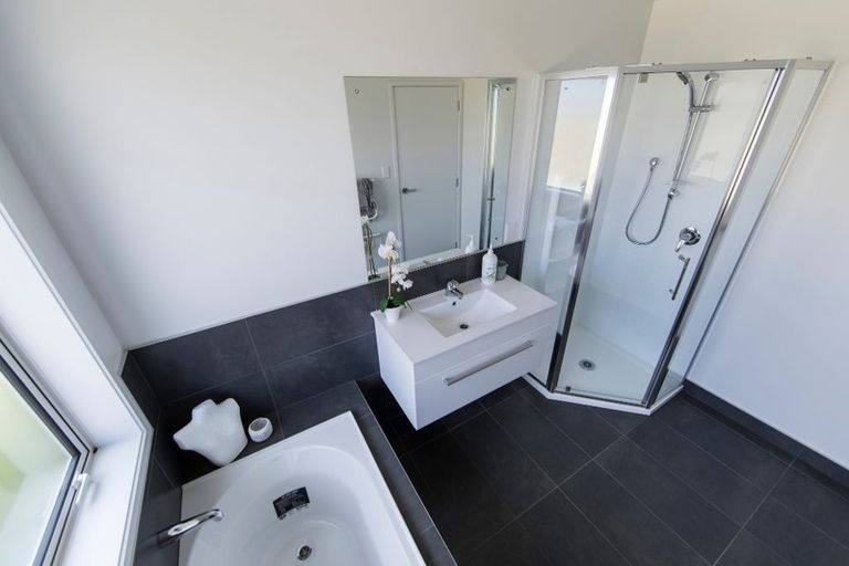 Photo of property in 16 Tawhiti Road, Pukekohe, 2120