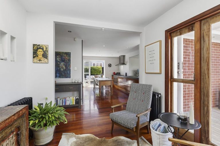 Photo of property in 18 Kapekape Place, Pukerua Bay, 5026