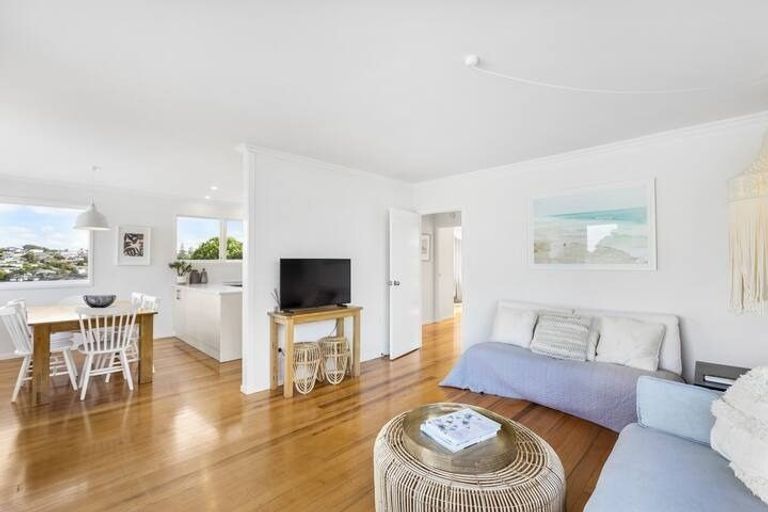 Photo of property in 3/4 Beach Road, Castor Bay, Auckland, 0620