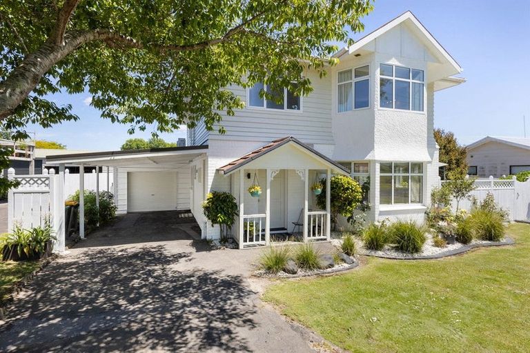 Photo of property in 46 Maclean Street, Cambridge, 3434