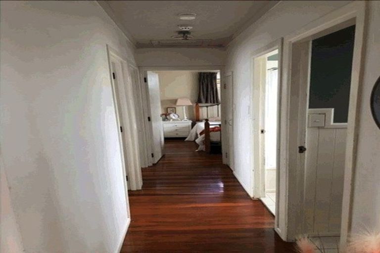 Photo of property in 43 Wharf Road, Te Atatu Peninsula, Auckland, 0610